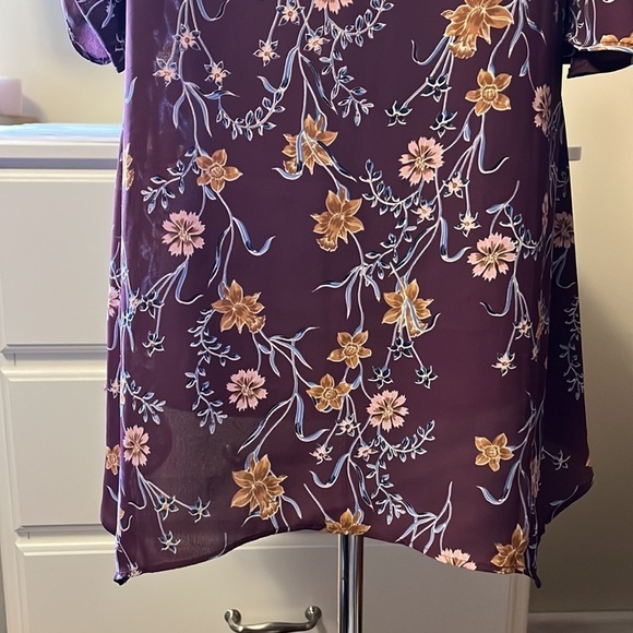 Pink rose brands, floral, print, cold shoulder, top with flowy sleeves - Picture 7 of 11